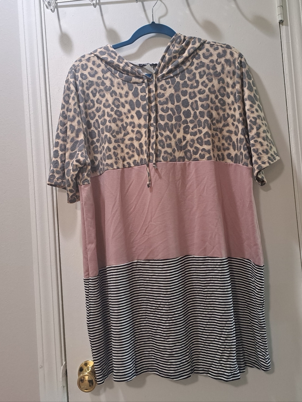 Leopard & Stripe Colorblock Hooded Short sleeve Tunic Top